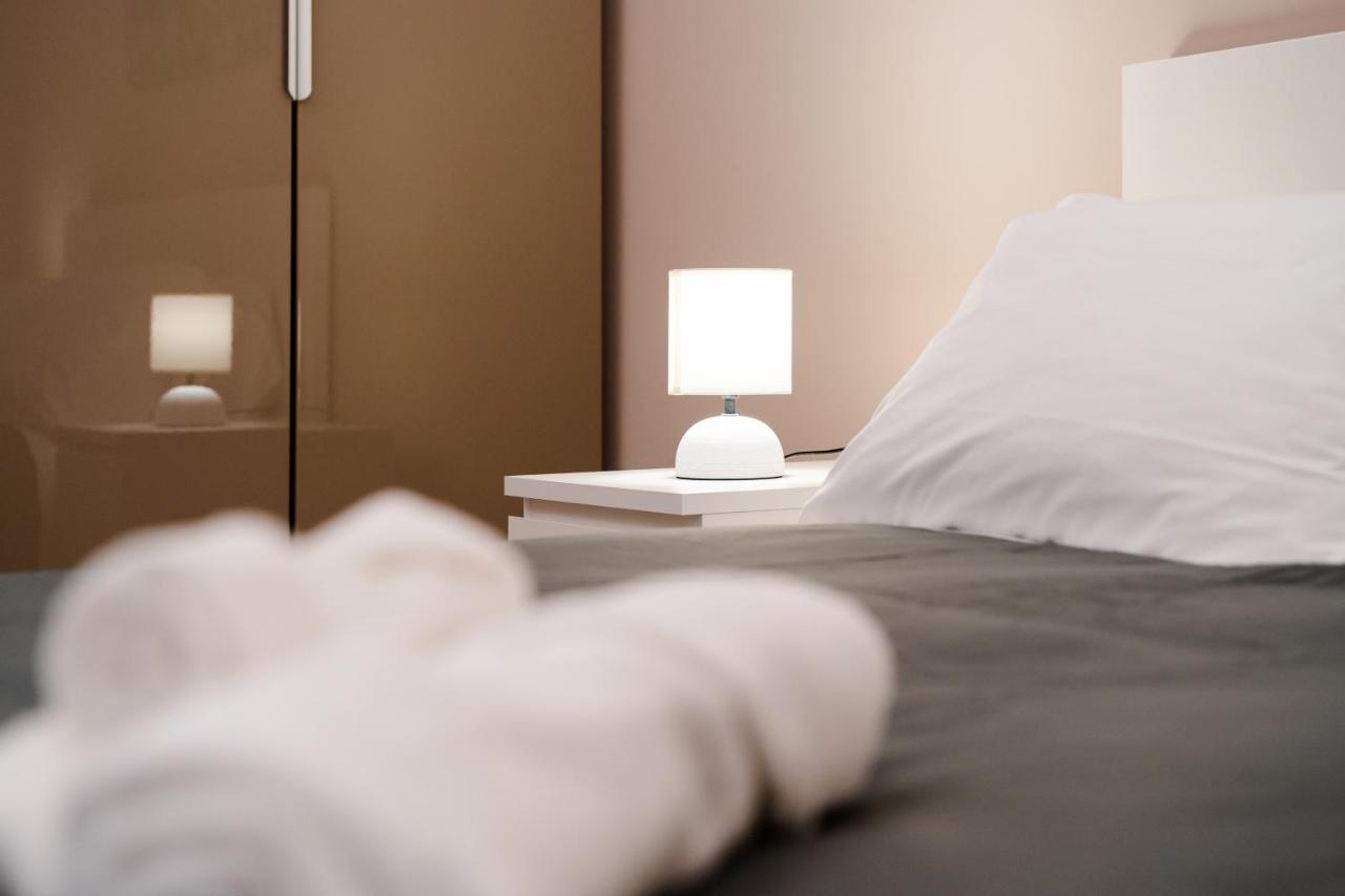 Catania Center Modern Apartment ภายนอก รูปภาพ